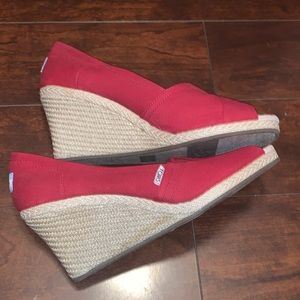 NWOT TOMS Red Wedges sz 10